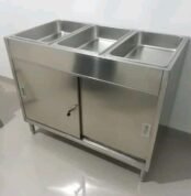cabinet with gn pan di bagian atas