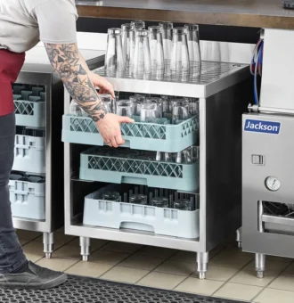 cabinet custom untuk penyimpanan gelas kaca