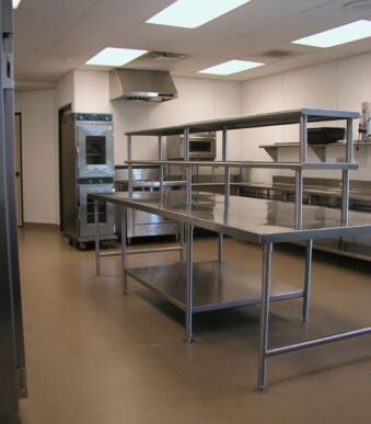 meja with double overshelf