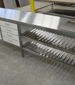 meja stainless untuk dapur rumah sakit