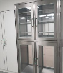 lemari stainless pintu kaca untuk rumah sakit