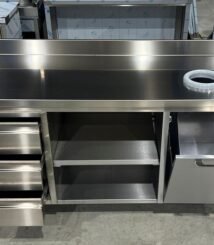 kitchen stainless working table