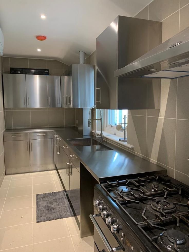 Perpaduan Desain Modern dan Ketahanan Maksimal untuk Dapur Impian Anda. Perpaduan Desain Modern dan Ketahanan Maksimal untuk Dapur Impian Anda.