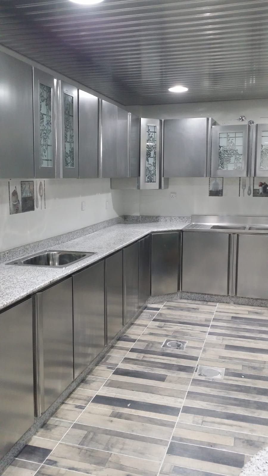 Wujudkan Dapur Modern dan Elegan dengan Sentuhan Stainless Steel Premium! Wujudkan Dapur Modern dan Elegan dengan Sentuhan Stainless Steel Premium!